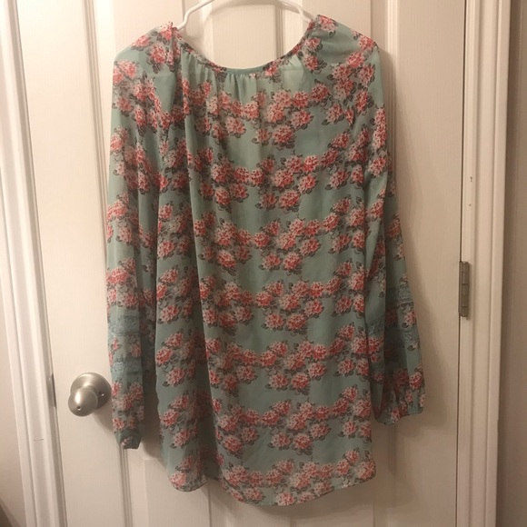 Unavailable. Mint & Pink Floral Blouse - Picture 3 of 5